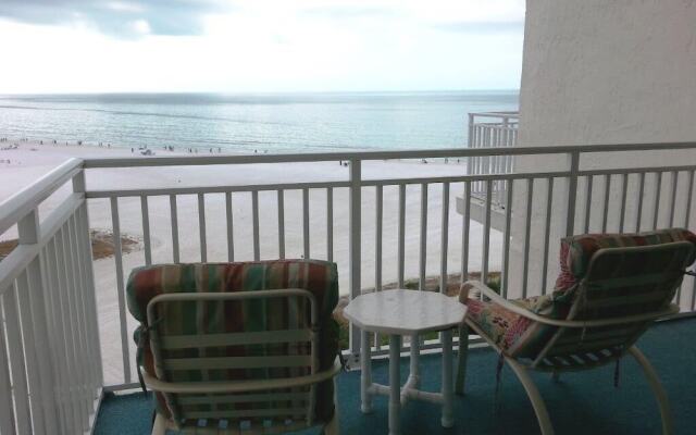 Jamaica Royale - 702 - 2 Br Condo