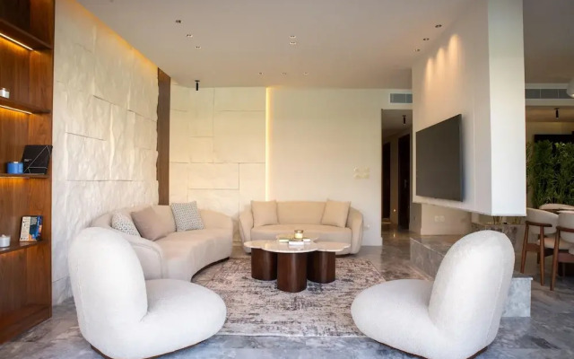 89B-106  Lake View Residence