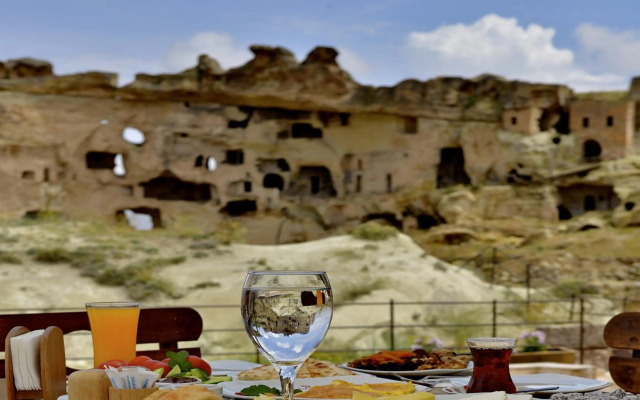 Seki Cave Suites