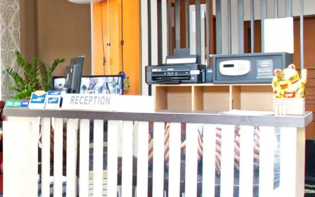 RedDoorz Near Ciputra World