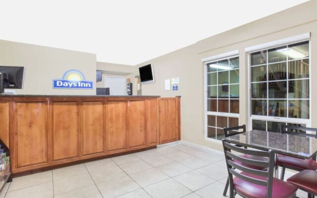 Days Inn By Wyndham Turlock