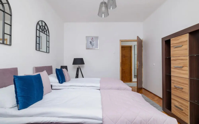 Family Apartment in Cracow by Renters