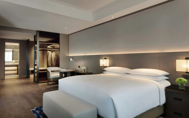 Shanghai Marriott Hotel Pudong East – Guest Rooms – Shanghai