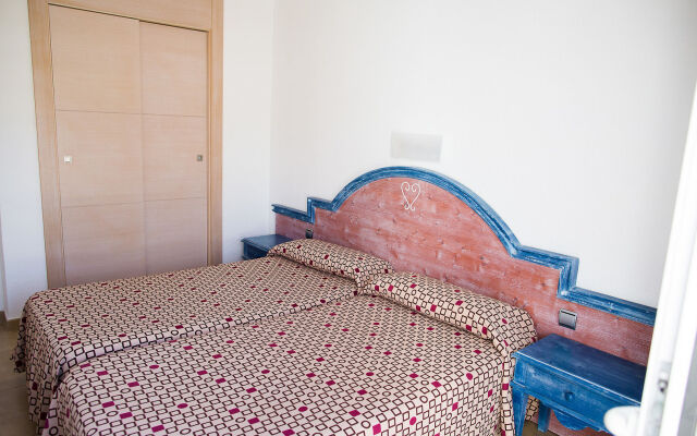 Apartamentos Cabau Cala Nova