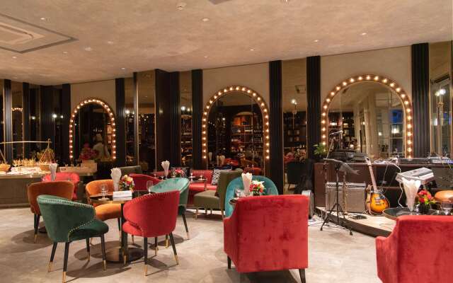 La Seine Hotel