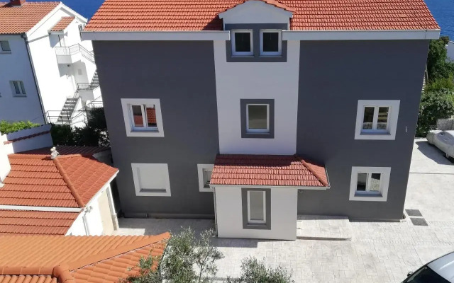 NiMa 2022 apartman, Okrug Gornji