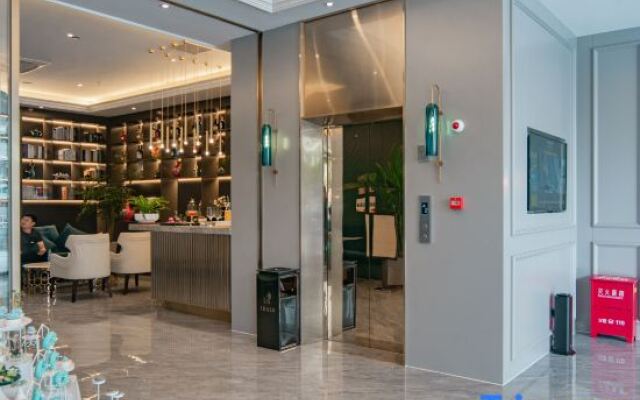 EZZI Hotel (Nantong Haohe Scenic Area Haierxiang Subway Station)