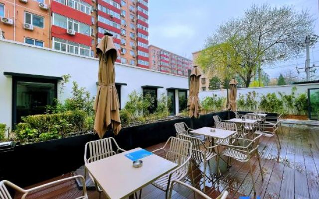 Enjoy Hotel（Sanlitun Tuanjiehu Subway Station Store）