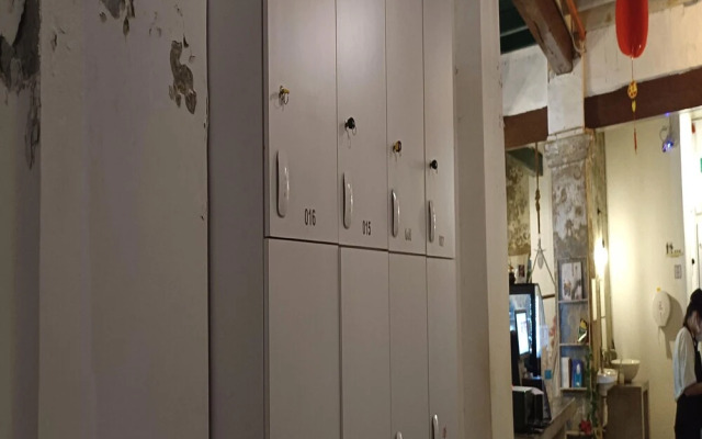 SPOT ON 90746 Vspace Guesthouse & Cafe