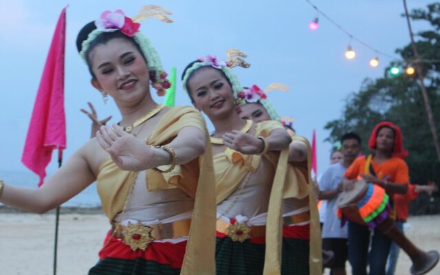 Phi Phi Relax Beach Resort
