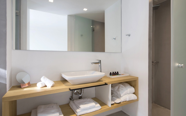 Dreambox Mykonos Suites