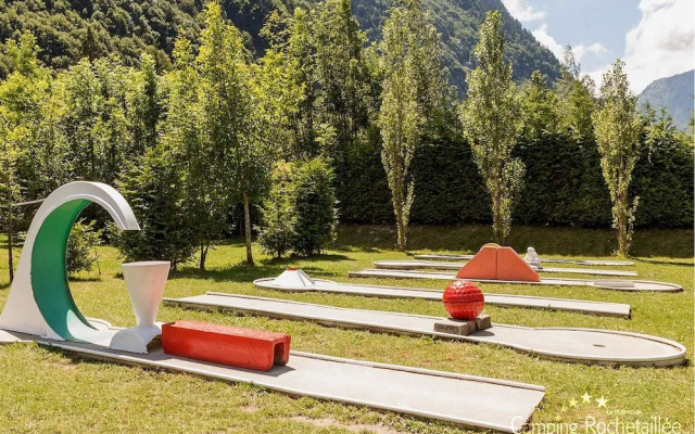 Camping le Chateau de Rochetaillée