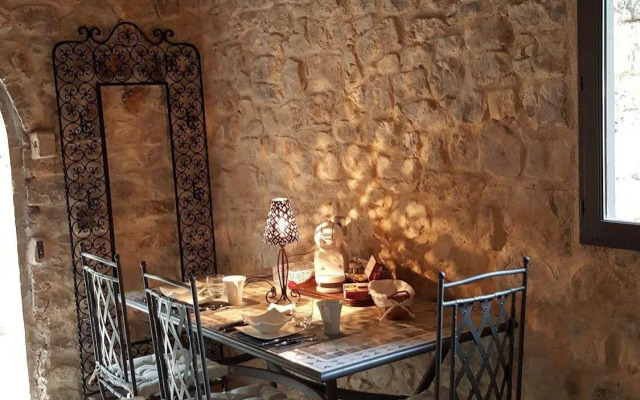 Le Donjon des Combes