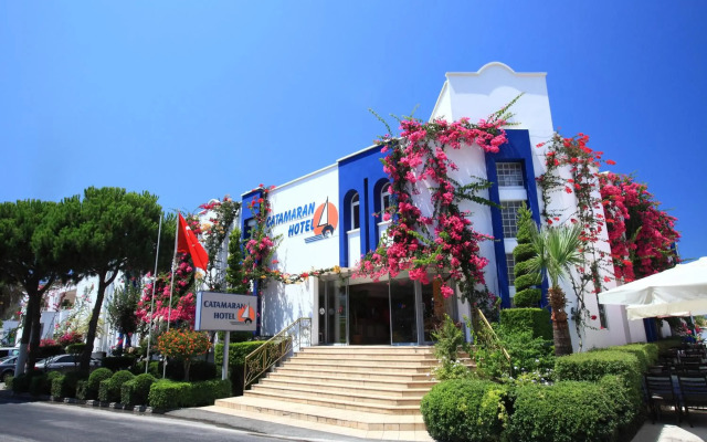 Catamaran Hotel