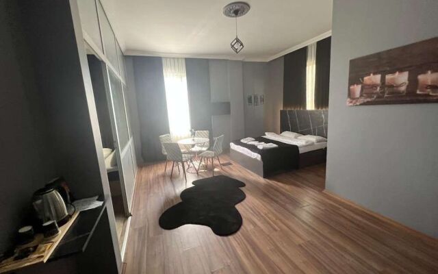 Lions Suit Hotel