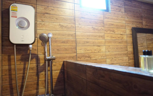 Wongsaisiri Srichiangkhan Hotel