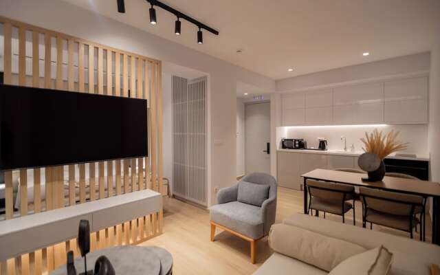 Contessa Bianca Luxury Suites