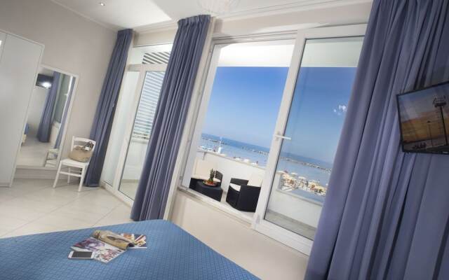 White Suite & Apartments