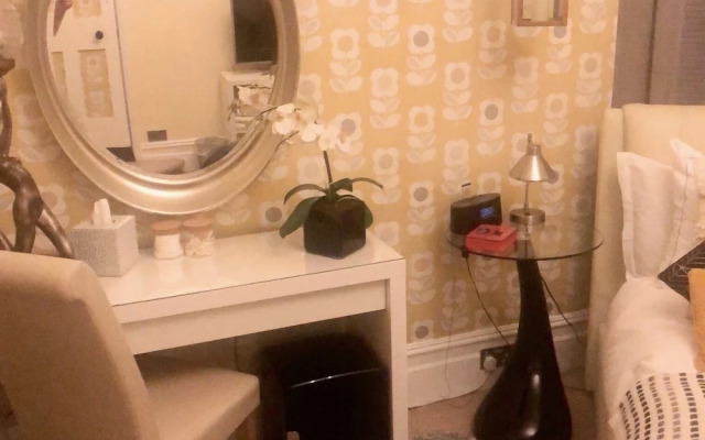 Charing Cross Rooms - B&B