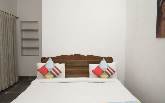 OYO 16825 Home Cozy Green View Stay Goverdhan Villas