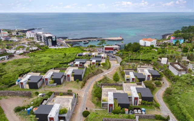 Luston Villa & Hotel