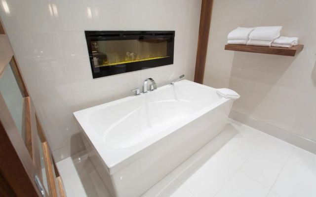 Atlantic Host Hotel, Trademark Collection by Wyndham