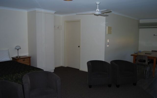 Sportsmans Motor Inn