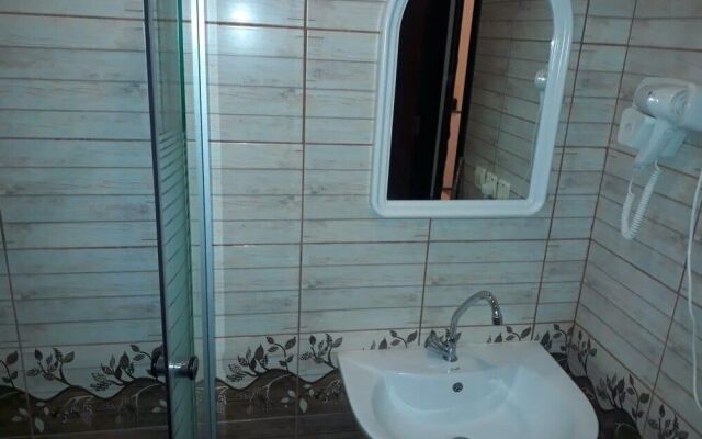 Revan Hotel
