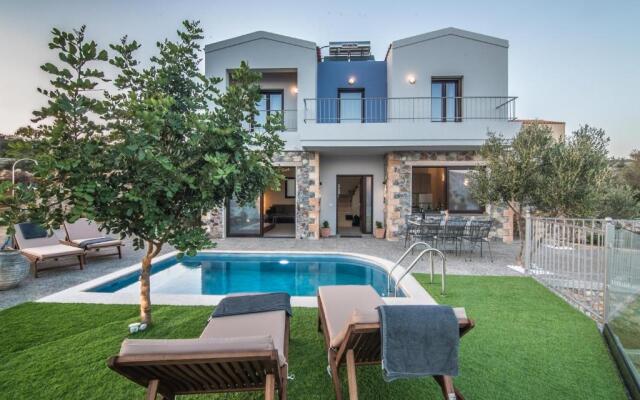 Istros Villas, infinite blue, By ThinkVilla