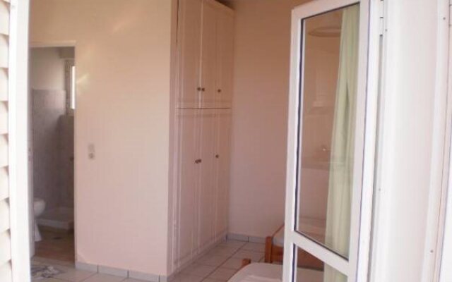 Odyseas Studios - Near Lourdas Beach