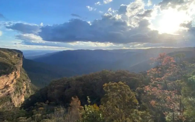 Tullys Hut - Walk to Hikes, Waterfalls, Views