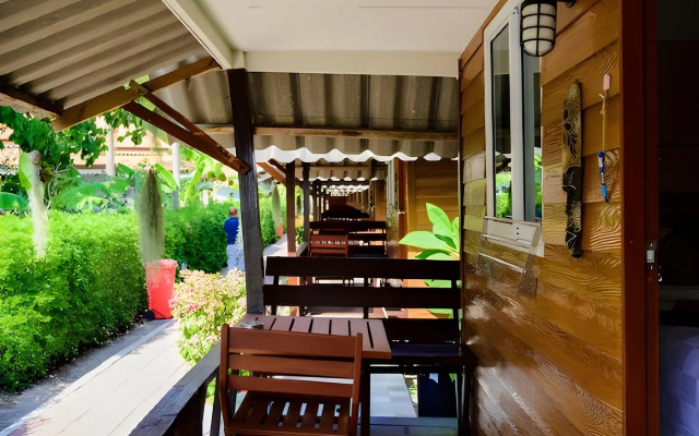 Charming Lipe Beach Resort