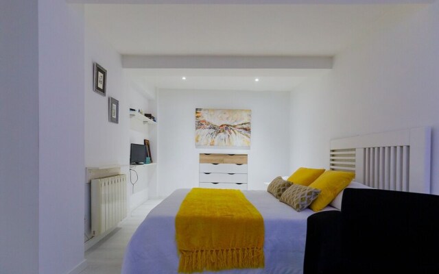 OLD TOWN VIII apartment by Aston Rentals