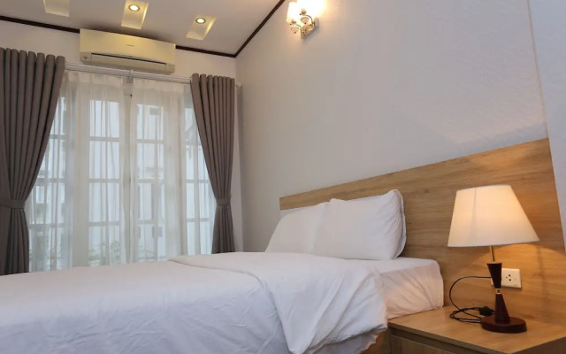 A Rich Stay Westlake 4B6-TH