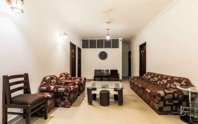 Via Hemkunt Mansion