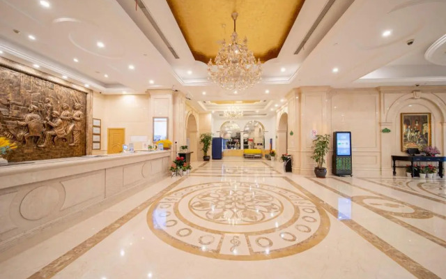 Vienna International Shanghai Pujiang Town