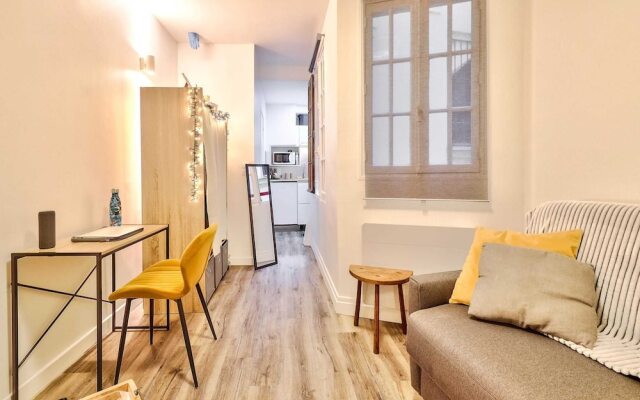 Very Nice Studio In The 1St Arr. Paris