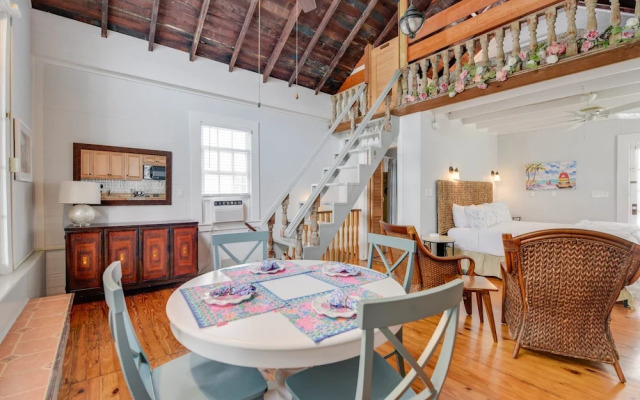 New Rose Retreat - Pool Parking