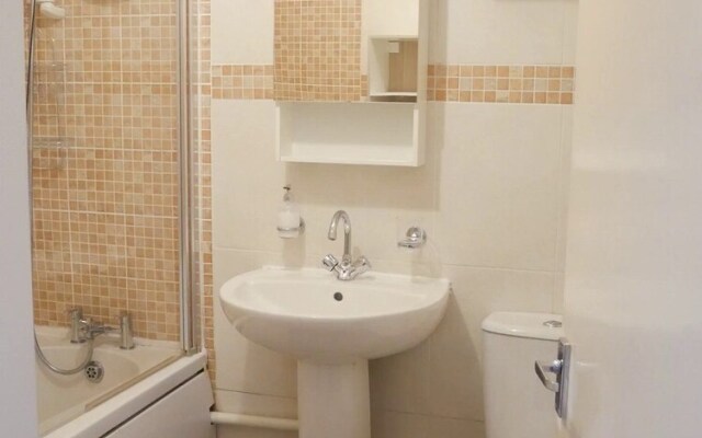 Bright 2 Double Bedrooms Apartment
