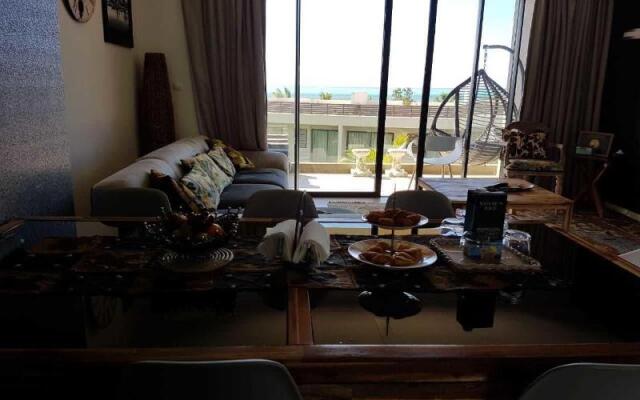 Azuri Apartment with Beach, Pools, Gym, Restaurants, Spa, Boats, kids Corner