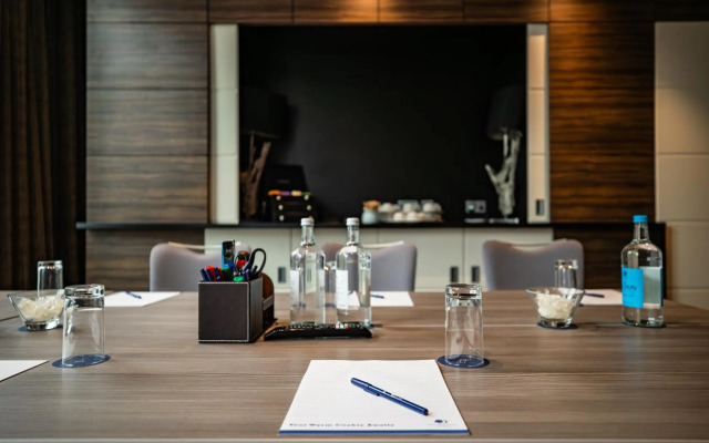 DoubleTree by Hilton Hotel Woking
