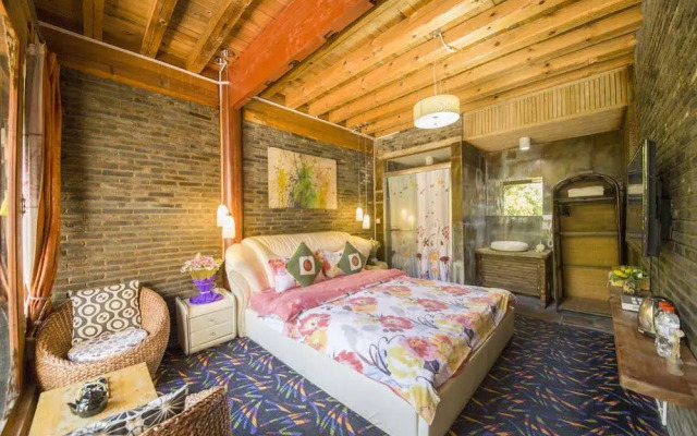 Lijiang Tailai Inn