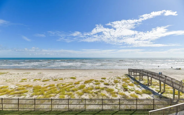 Seascape 2211 2 Bedroom Condo by RedAwning