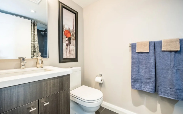 QuickStay - Premium 2bdrm in Yorkville (Yonge & Bloor)