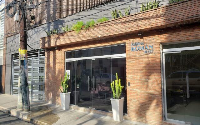 Apartamentos Román