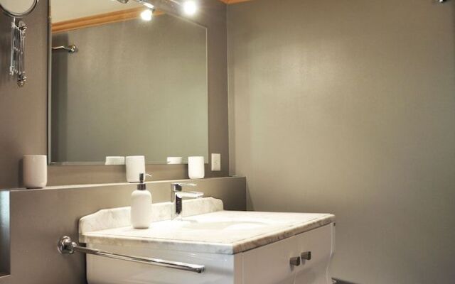 Chalet Edelweiss Stunning Glacier View