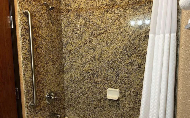 Baymont Inn & Suites Cuero