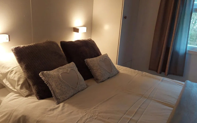 Number 8 Buttercup Lodge Caer Beris