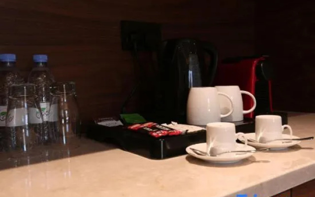 Weekend Hotel Sari