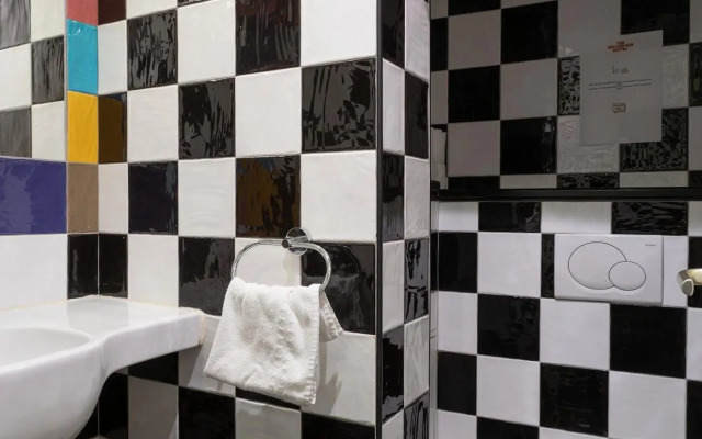 The Walled off Hotel Paris